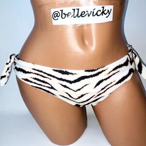 🆕 Gianni Bini Tiger Tie Side Bikini Medium